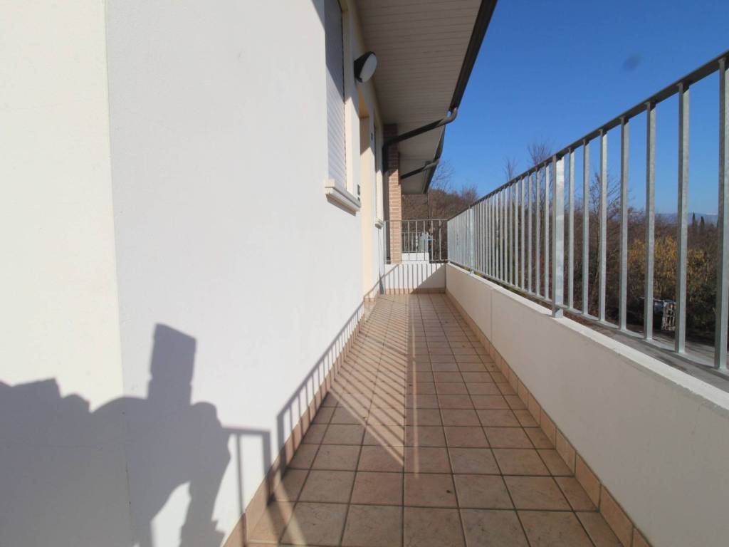 Appartamento a Cornedo vicentino in Via Monte - Foto 3