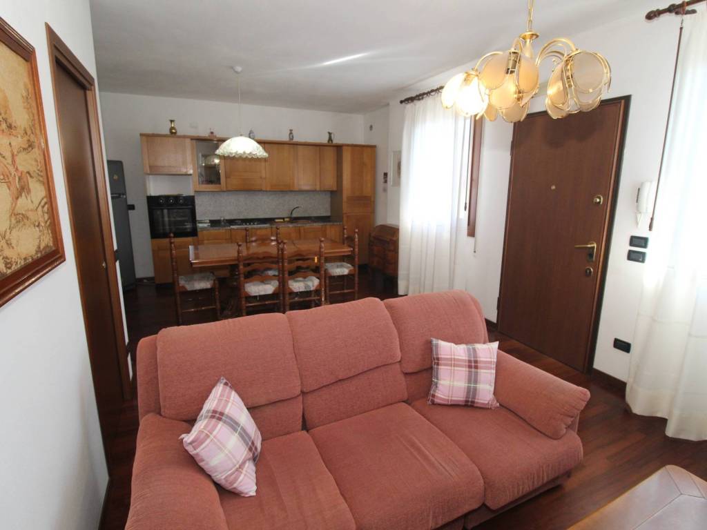 Appartamento a Cornedo vicentino in Via Monte - Foto 5