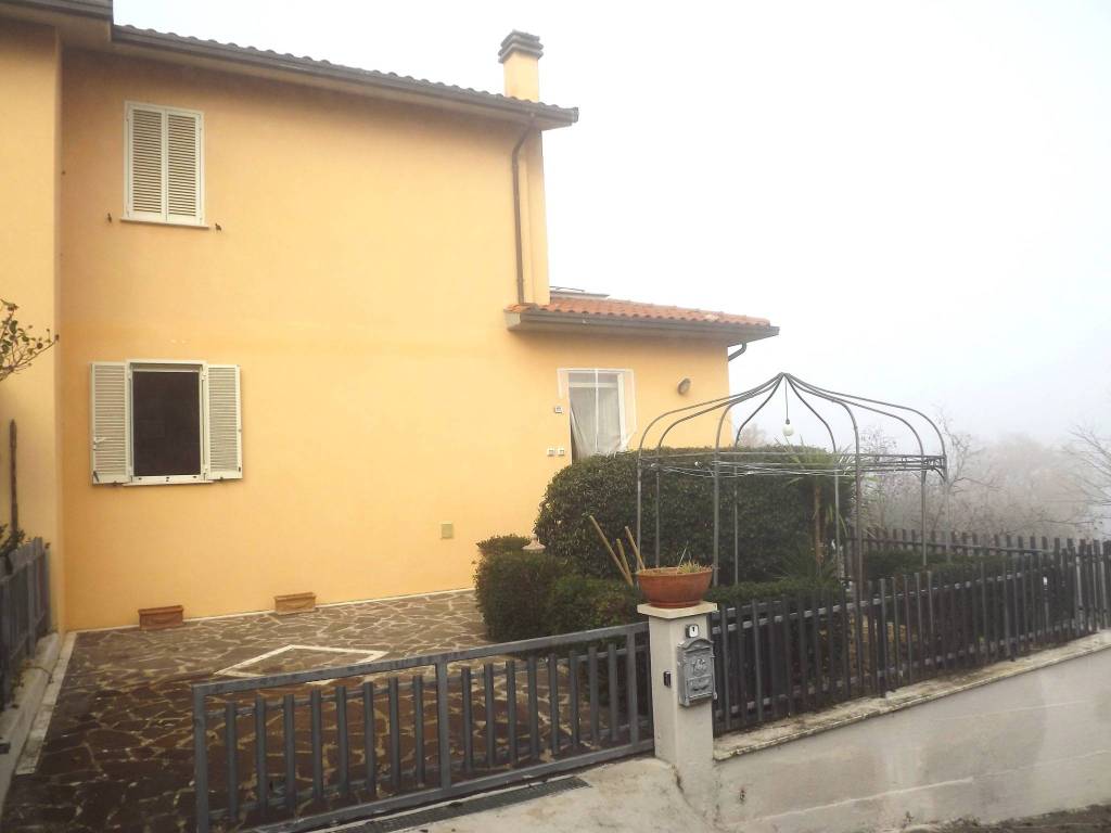 Villetta a schiera a Giano dell'umbria in Via Fra' Giordano - Foto 2