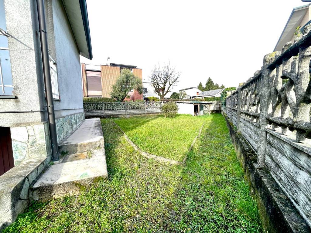 Villa a Cesate in via vecchia comasina, 35 - Foto 5