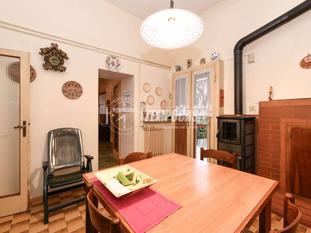 Appartamento a Lonato del garda in Via Trento e Trieste, Lonato - Foto 4