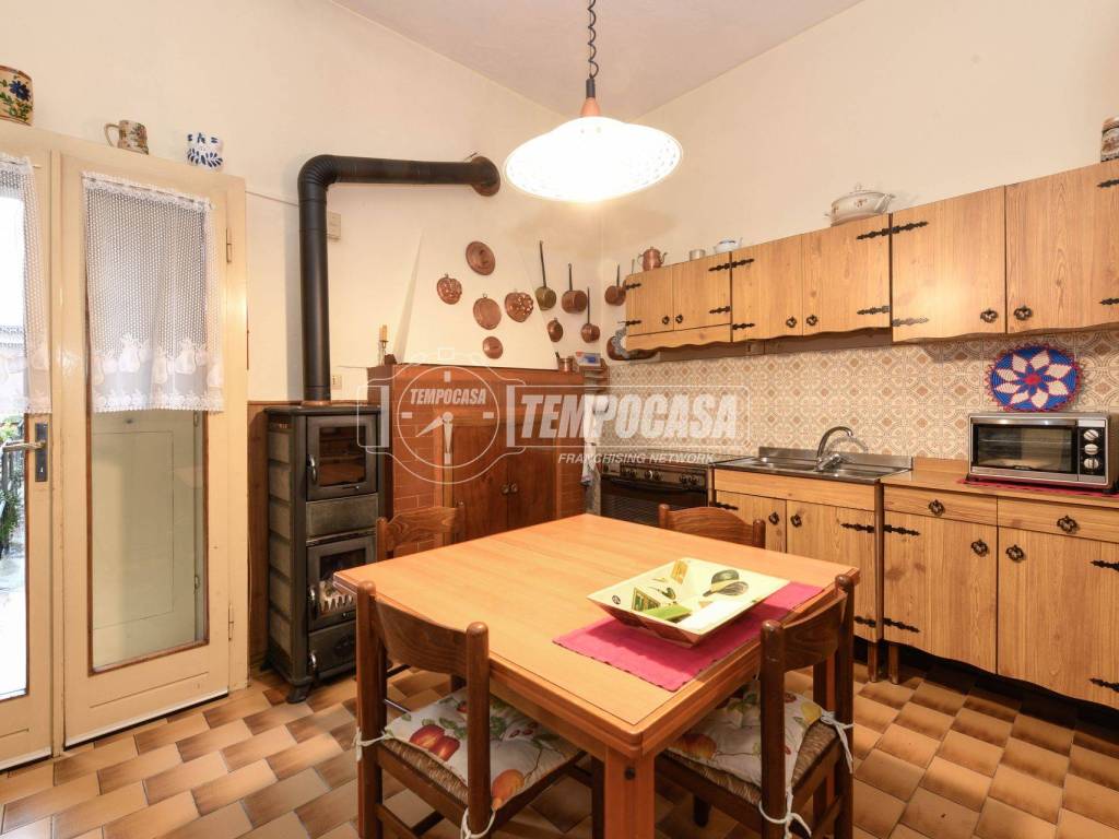 Appartamento a Lonato del garda in Via Trento e Trieste, Lonato - Foto 5