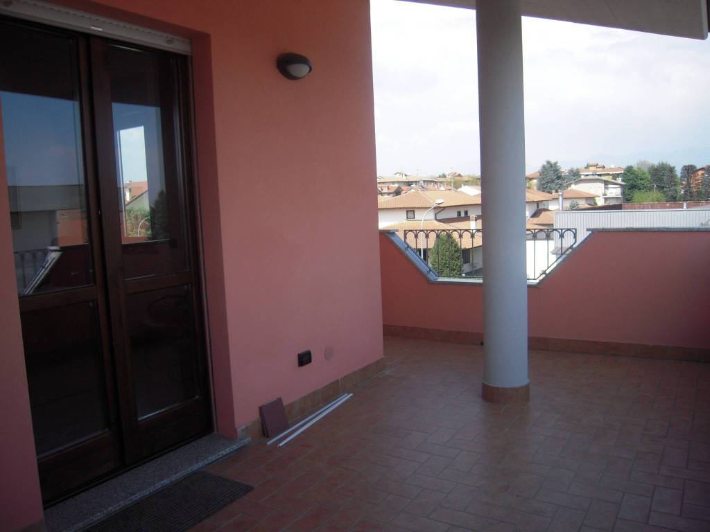 Appartamento a Bernareggio in Via Romagna - Foto 4