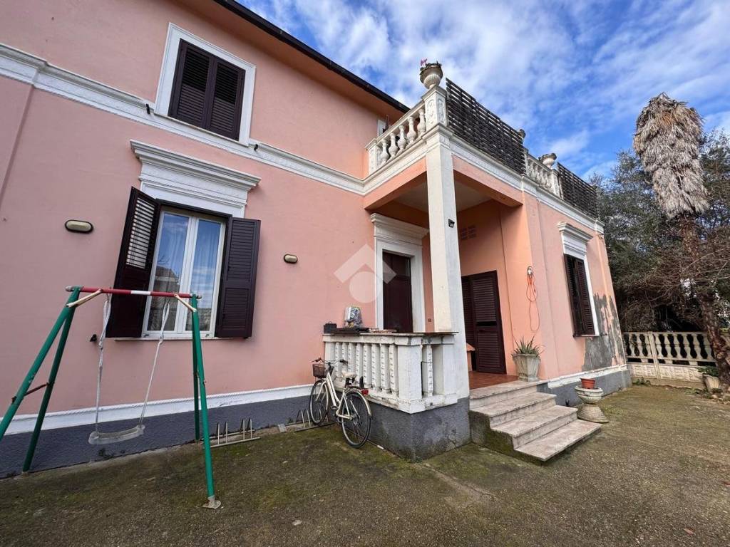 Villa a Giulianova in Via Galileo Galilei, 317 - Foto 3