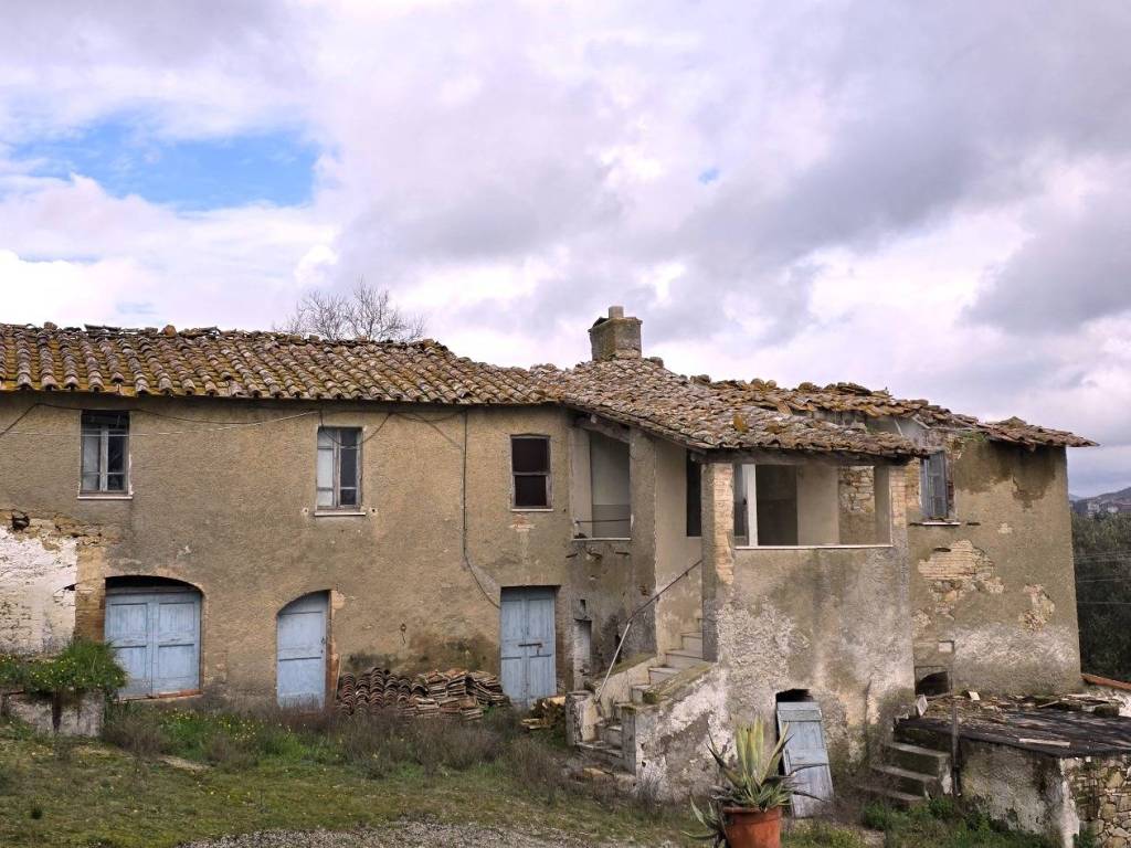 Rustico / casale a Perugia in TAVERNE DI CORCIANO - Foto 3