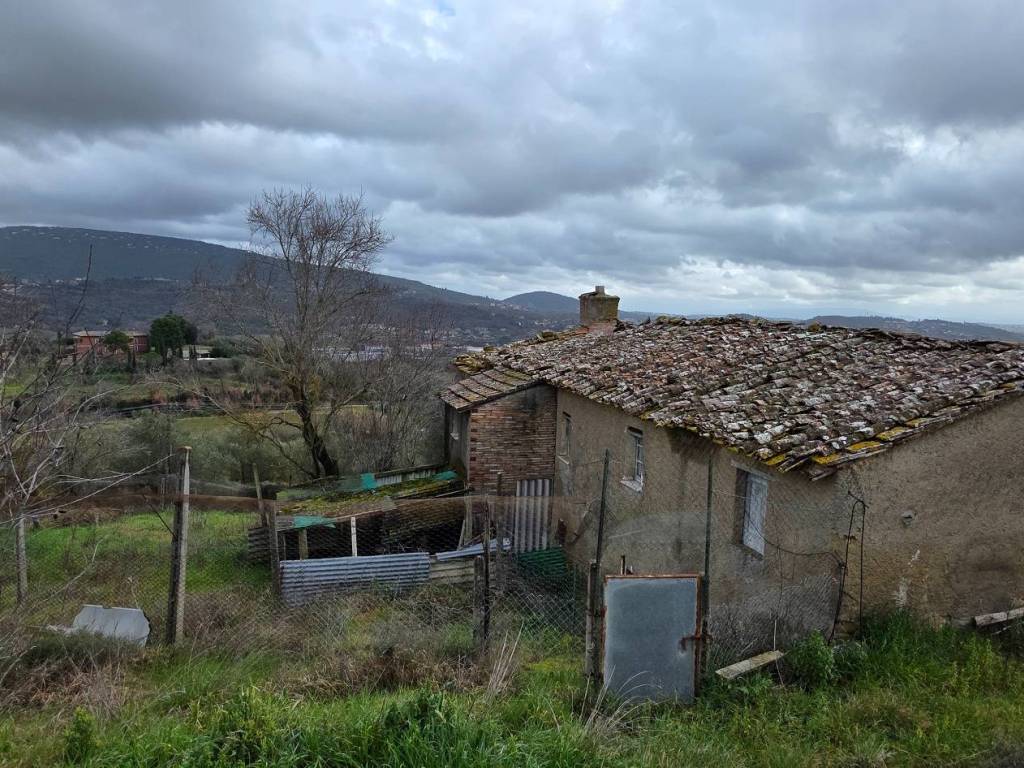 Rustico / casale a Perugia in TAVERNE DI CORCIANO - Foto 5