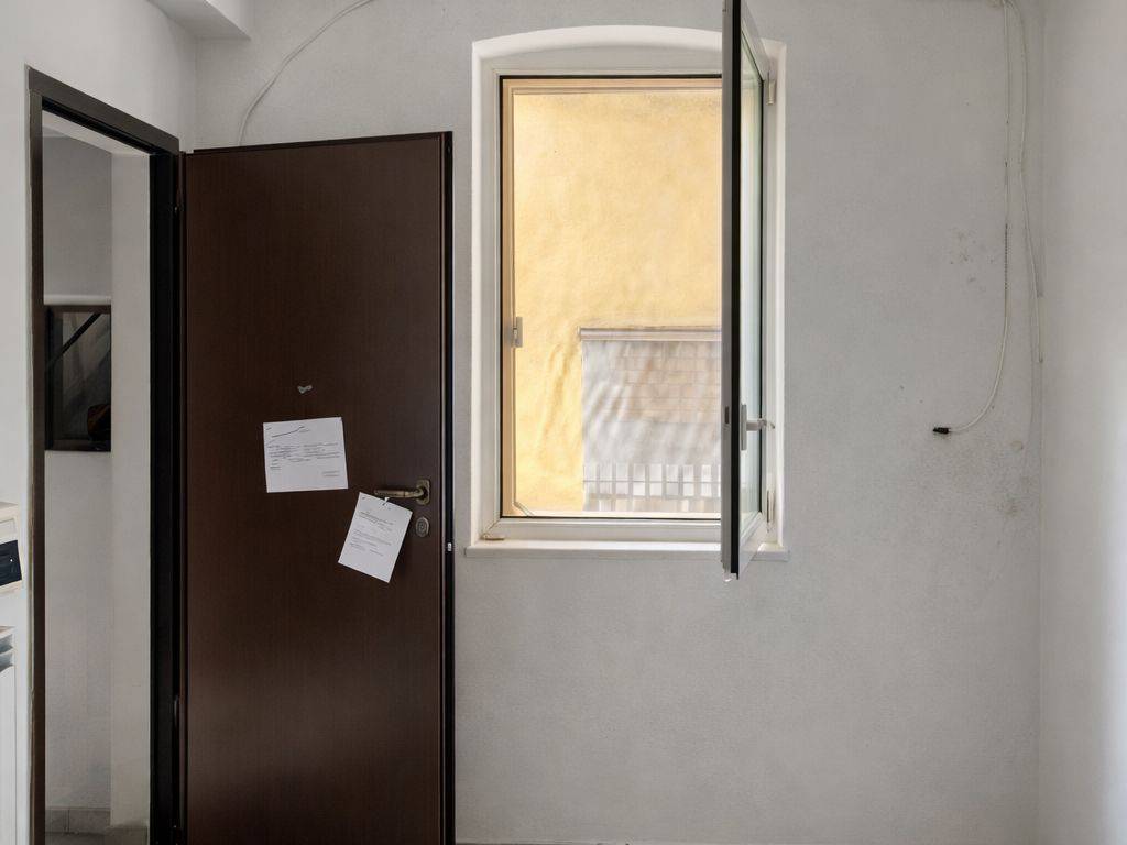 Appartamento a Besana in brianza in Piazza San Francesco, 3 - Foto 2