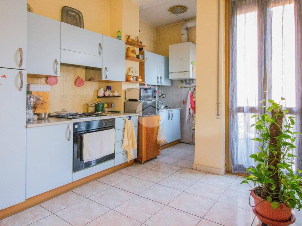 Appartamento a Garbagnate milanese in Via Alessandro Volta, 52 - Foto 4