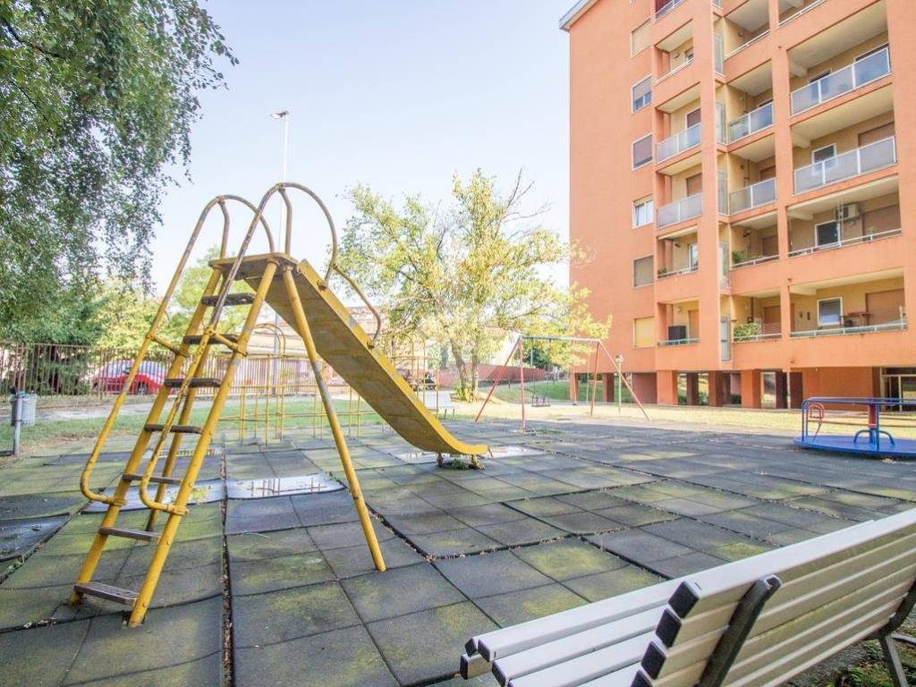 Appartamento a Garbagnate milanese in Piazza del Santuario, 15 - Foto 2