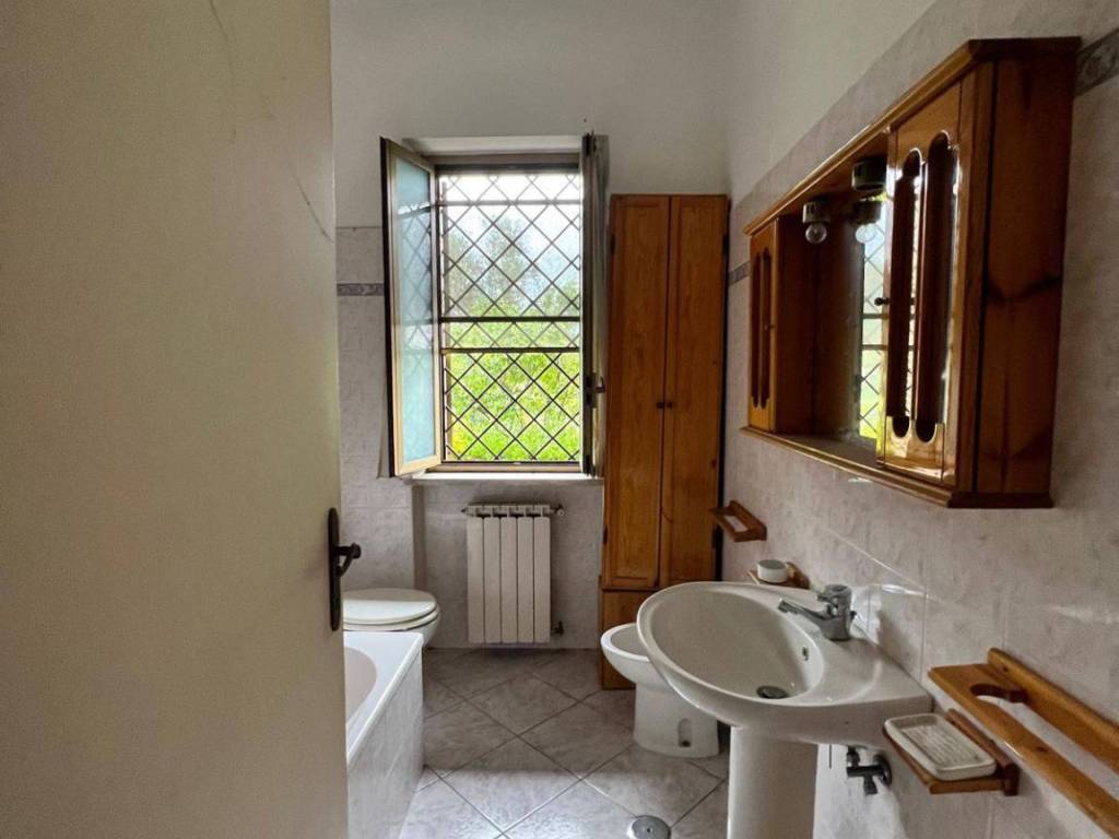 Appartamento a Fondi in VIA DIVERSIVO ACQUACHIARA - Foto 4