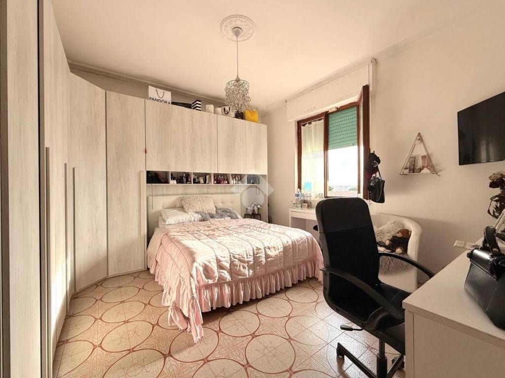 Appartamento a Prato in Via Salvo D'Acquisto - Foto 2