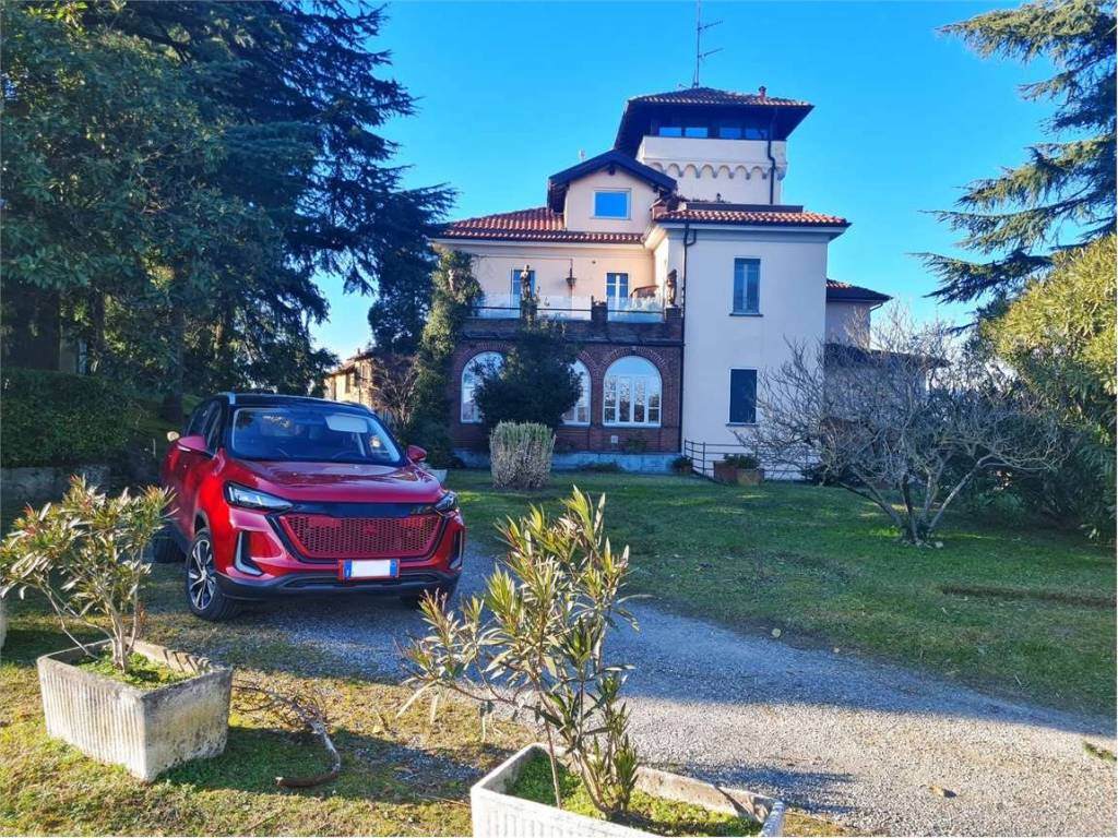 Appartamento a Biandronno in Via Giuseppe Mazzini, 36 - Foto 2