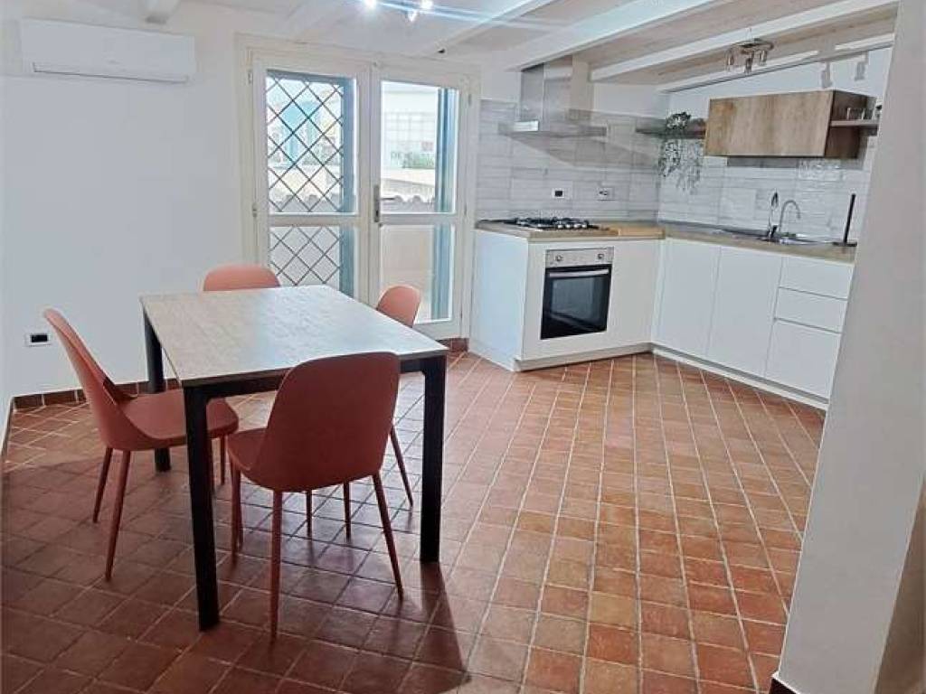 Appartamento a Pomezia in Via Dipilo - Foto 4