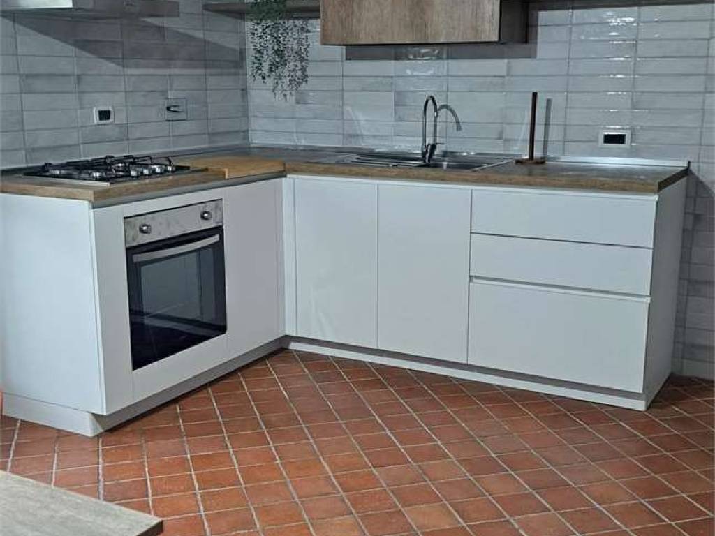 Appartamento a Pomezia in Via Dipilo - Foto 5