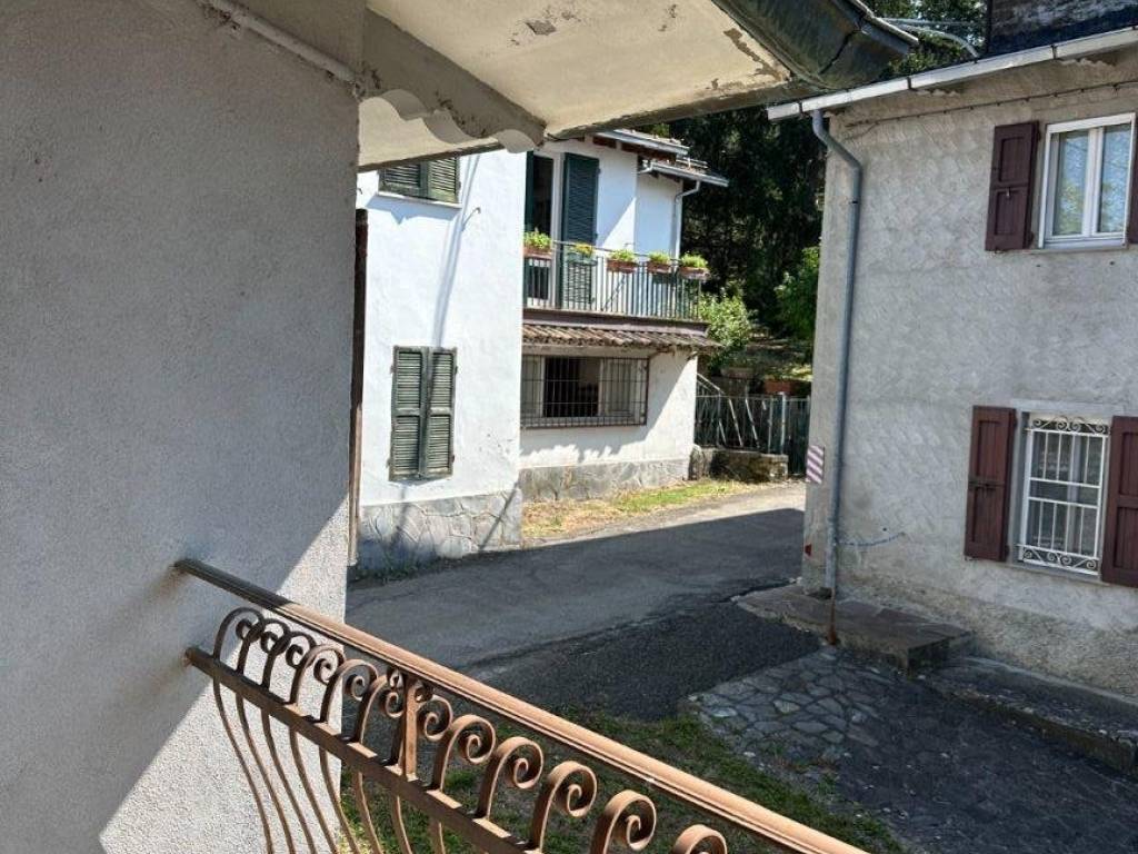 Casa indipendente a Tizzano val parma in Strada del Borgo, 29 - Foto 2