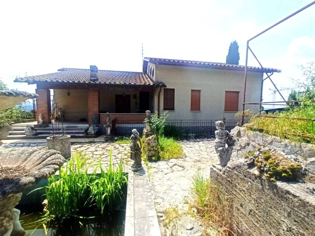 Villa a Castiglione del lago in Via Giuseppe Garibaldi - Foto 3