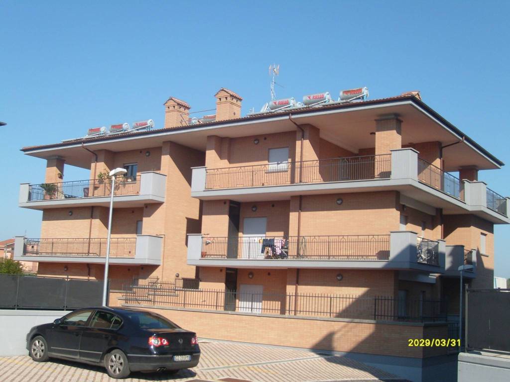 Box / garage a Cisterna di latina in Via Niccolò Machiavelli - Foto 4