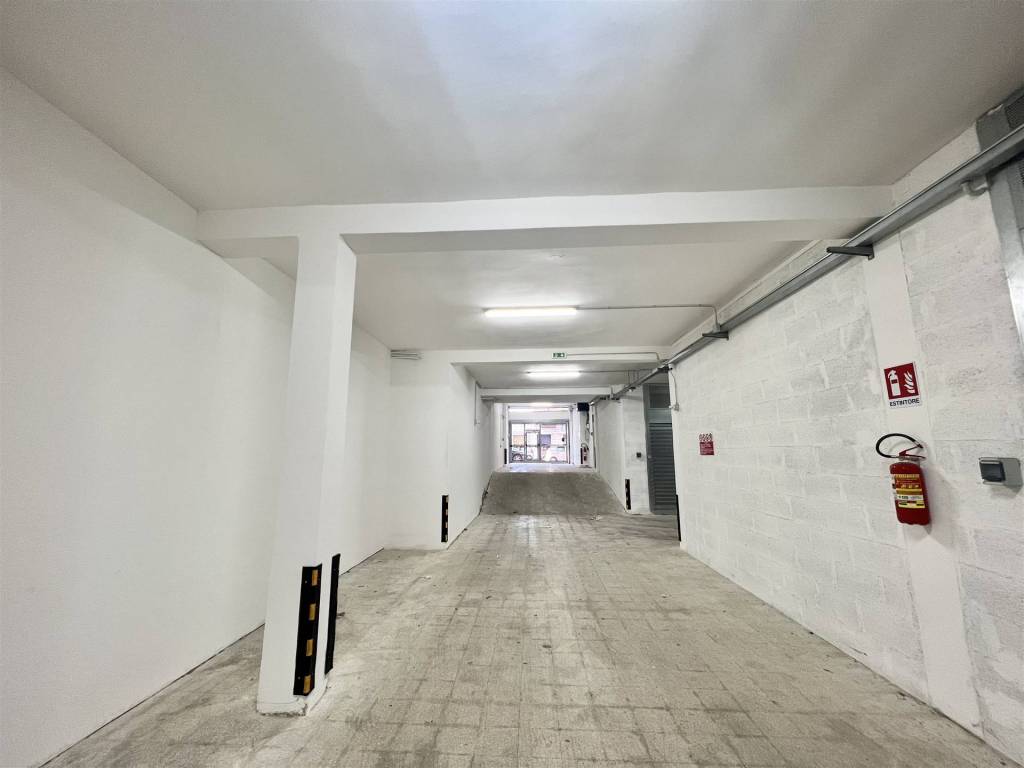 Box / garage a Bari in Via Quarto, 24 - Foto 3