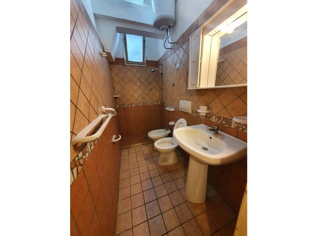 Appartamento a Parabita in Via Gaetano Vinci - Foto 4