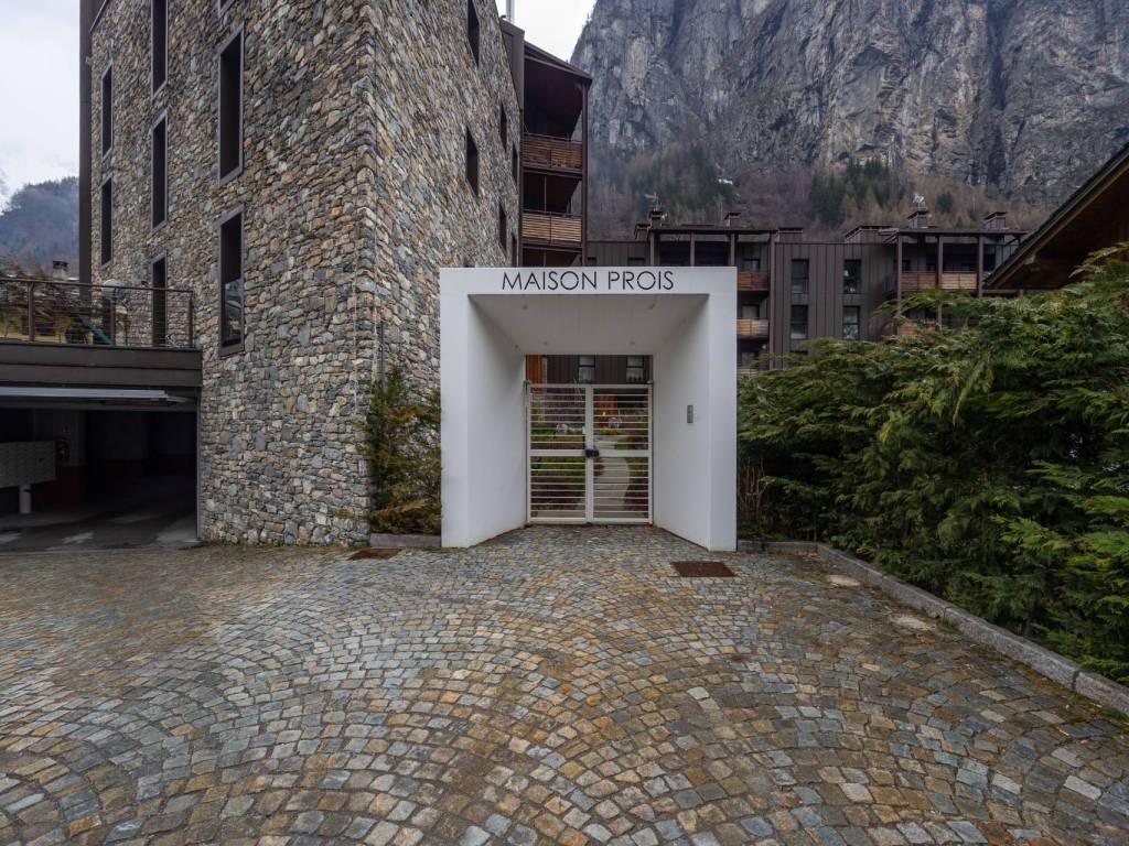 Appartamento a Courmayeur in Strada Larzey - Foto 3
