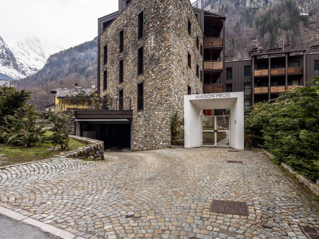 Appartamento a Courmayeur in Strada Larzey - Foto 4