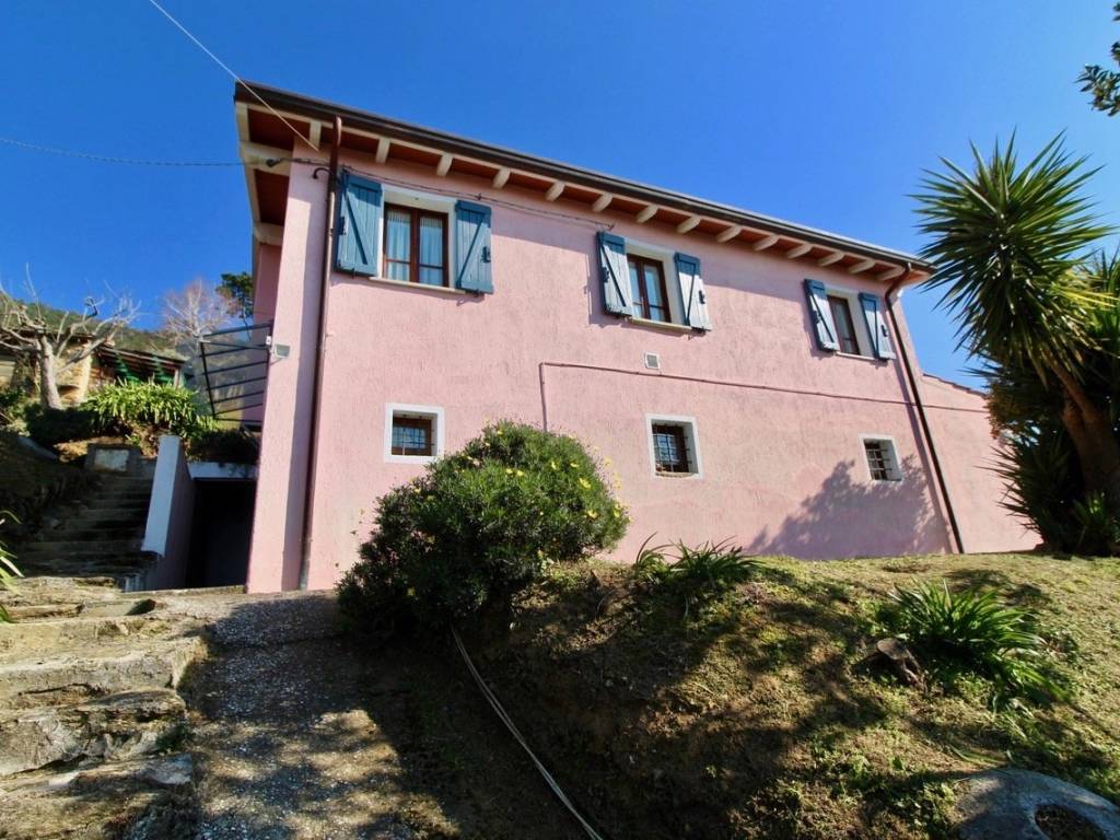 Villa a Seravezza in Via della Resistenza - Foto 3