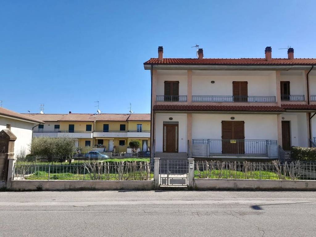 Villa a Pergola in Via Cavalieri Di Vittorio Veneto, 5 - Foto 3