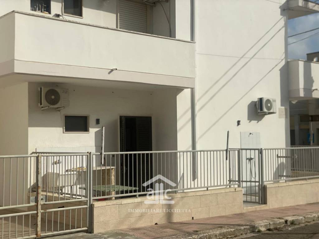 Appartamento a Melendugno in Via del Fante snc - Foto 2