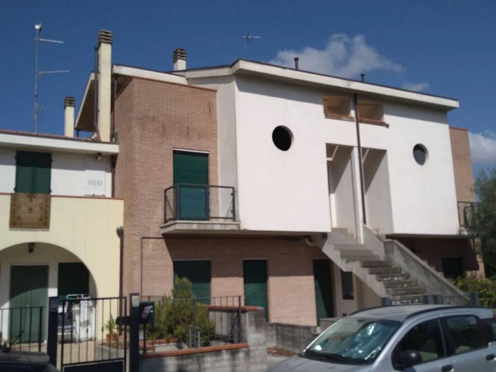 Appartamento a Pergola in Via Lago Di Garda S.N.C. - Foto 2
