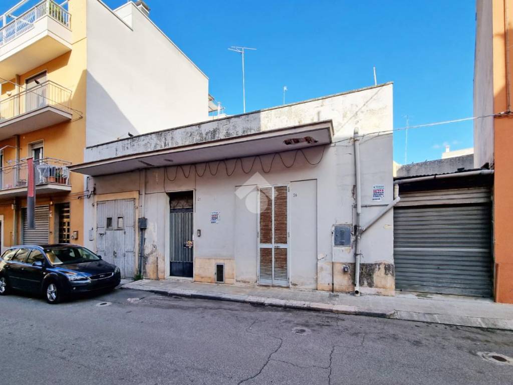 Casa indipendente a Conversano in Via Volturno, 52 - Foto 2