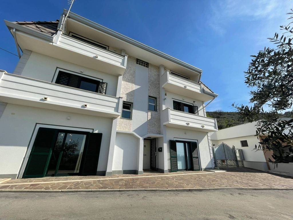 Villa a Boville ernica in Via Casa del Vicario, 1 - Foto 2