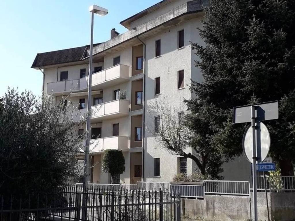 Appartamento a Pergola in Via Giuseppe Giusti, 5 - Foto 3