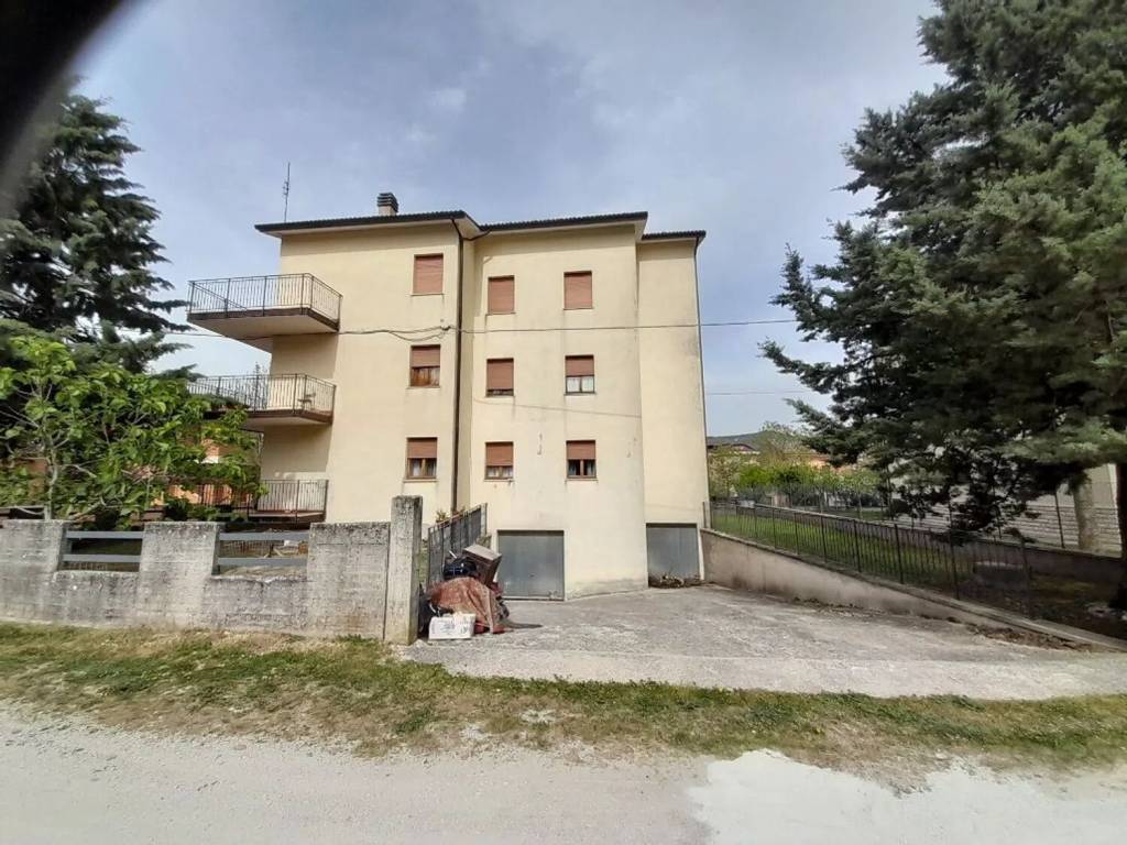 Appartamento a Frontone in Via Pian Dell'Aiuola, 5 - Foto 2