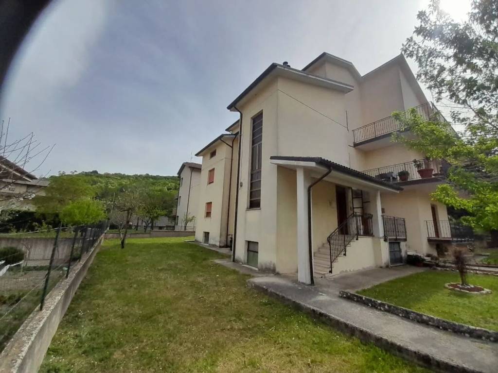 Appartamento a Frontone in Via Pian Dell'Aiuola, 5 - Foto 4