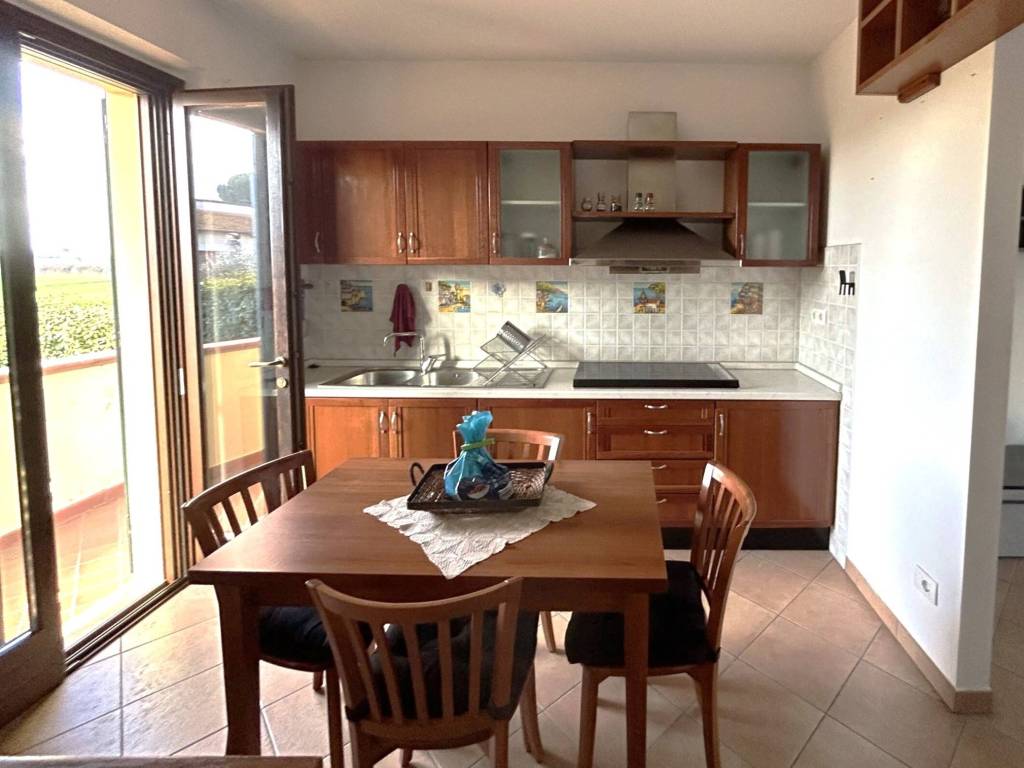 Appartamento a Castiglione del lago in Via Trasimeno - Foto 5