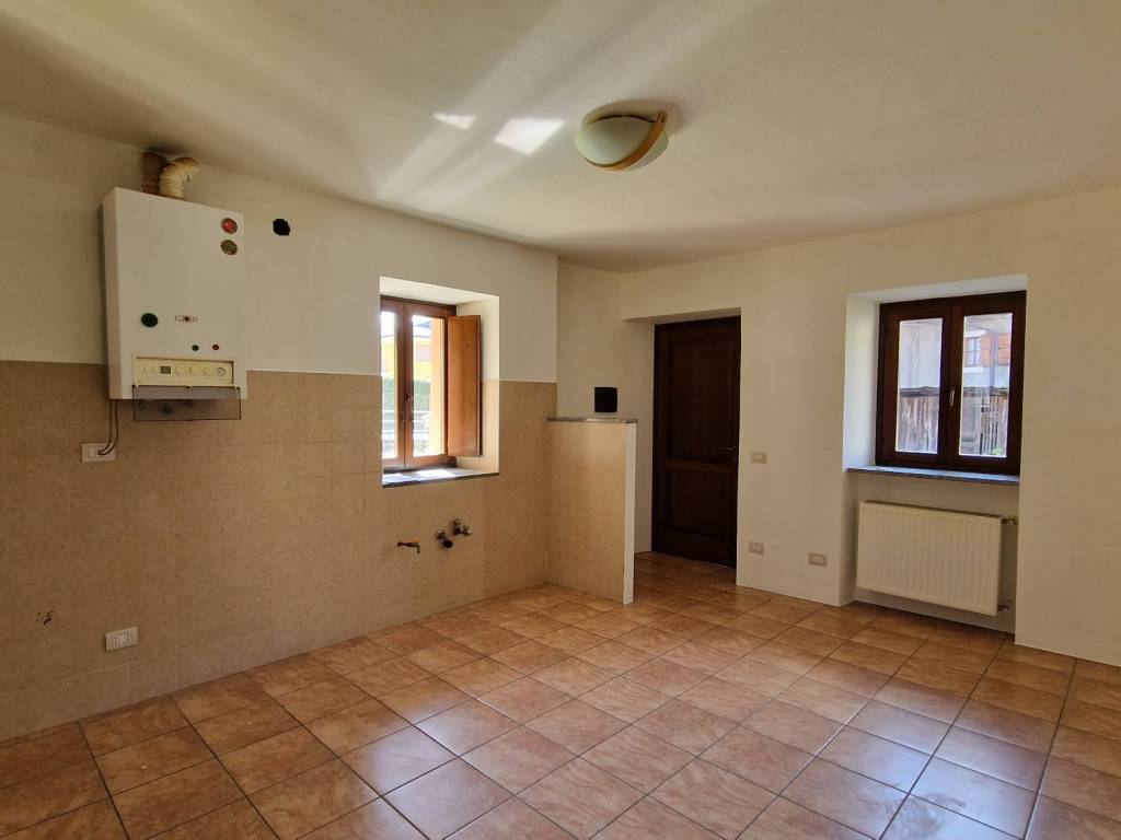 Appartamento a Varallo in Via Andrea Mantegna - Foto 4