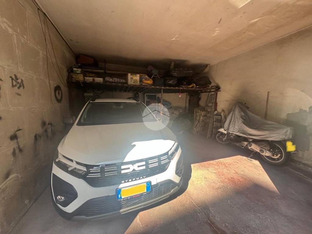 Box / garage a San giorgio a cremano in Via Guglielmo Marconi, 76 - Foto 3