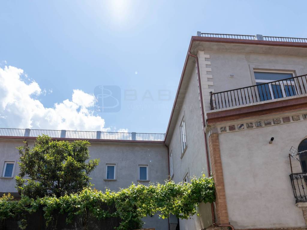 Casa indipendente a Solofra in Via Michele Napoli - Foto 2