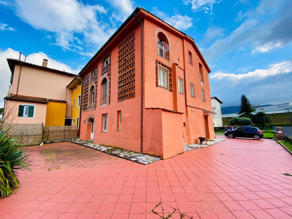 Casa indipendente a Lucca in Via del Poggio Seconda, 981 - Foto 4