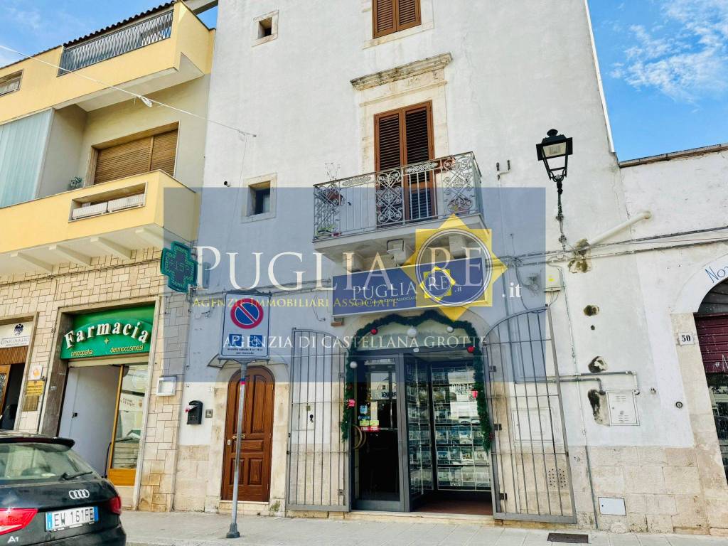Casa indipendente a Castellana grotte in Piazza Giuseppe Garibaldi - Foto 2
