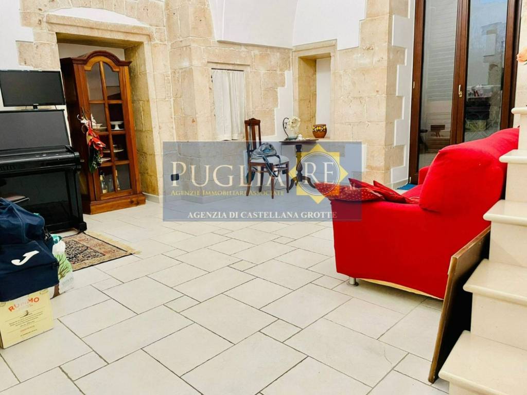 Casa indipendente a Castellana grotte in Piazza Giuseppe Garibaldi - Foto 4