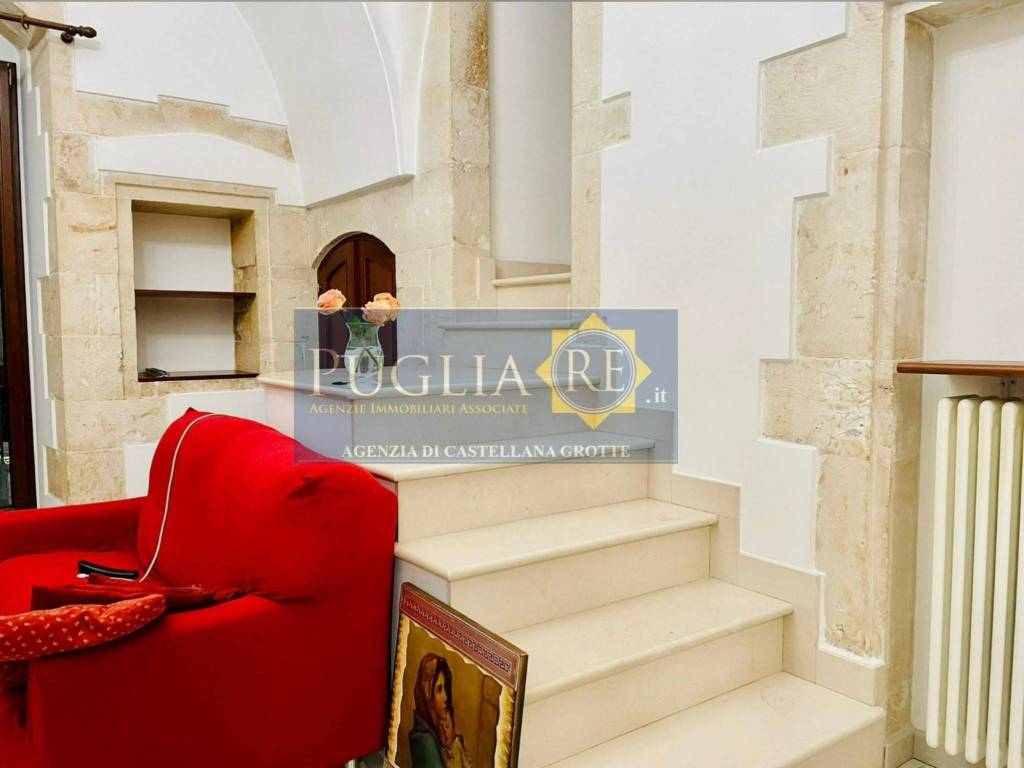 Casa indipendente a Castellana grotte in Piazza Giuseppe Garibaldi - Foto 5