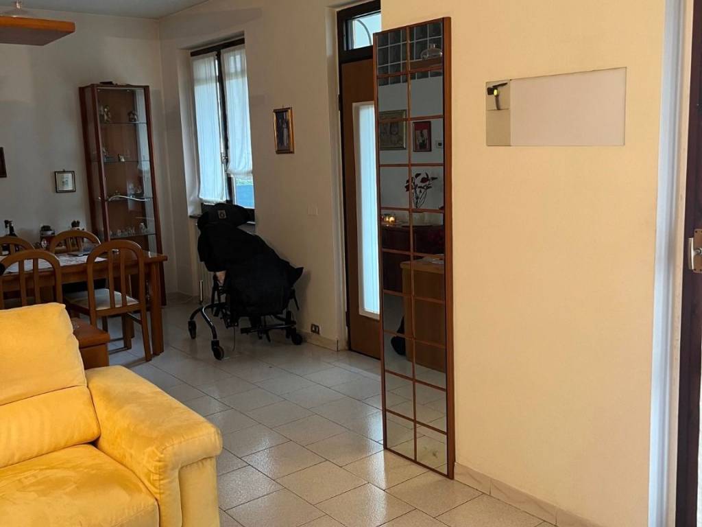 Villetta a schiera a Agrate brianza in Via Grazia Deledda - Foto 4