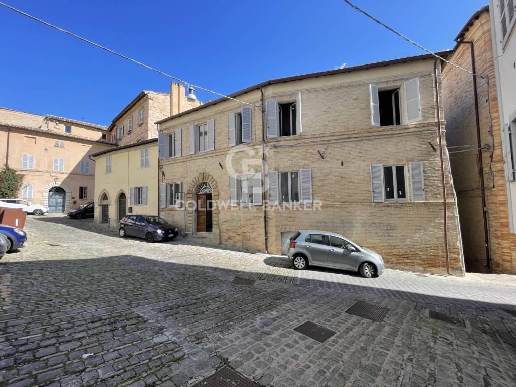 Palazzo / stabile a Fermo in Via della sapienza, 16 - Foto 2