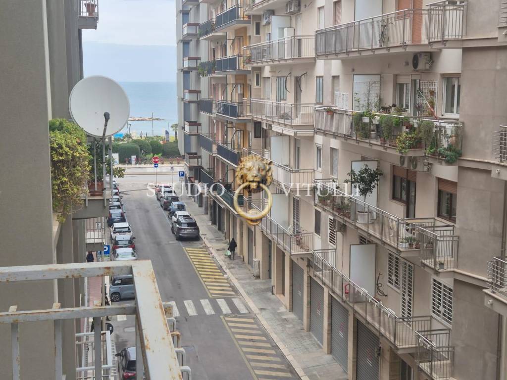 Appartamento a Bari in Via Piero Delfino Pesce, 4 - Foto 2