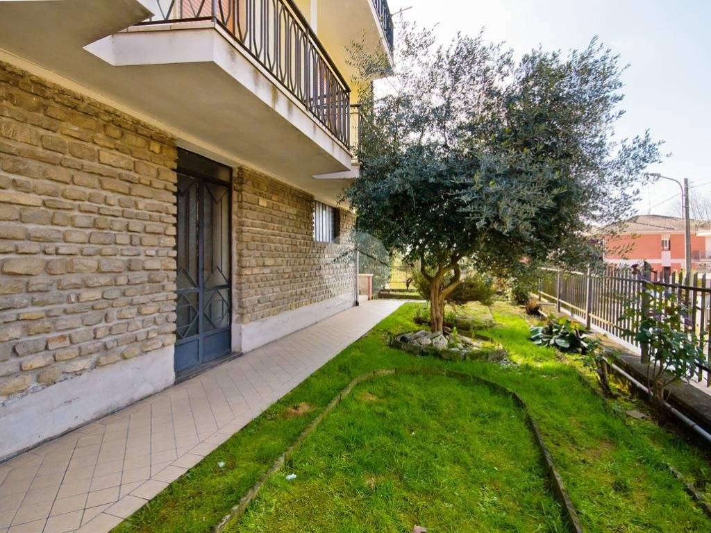 Appartamento a Bra in Str. S. Michele, 16 - Foto 2