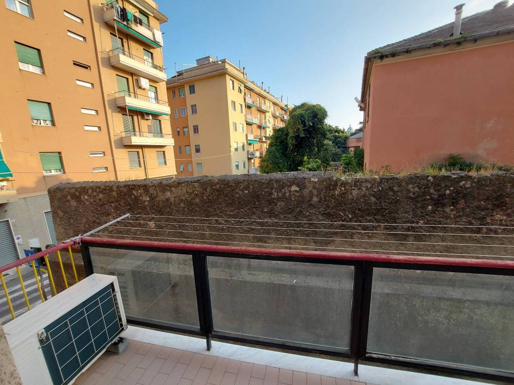Appartamento a Genova in Via Domenico Oliva, 28 - Foto 2