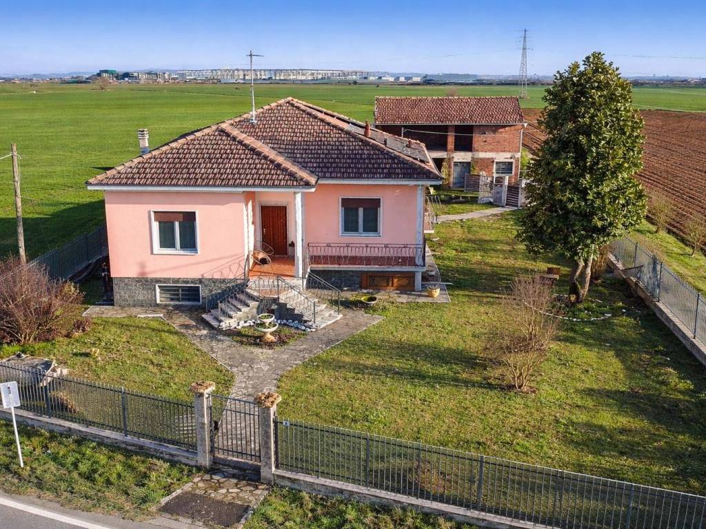 Villa a Alessandria in STRADA CASTELCERIOLO, 5 - Foto 2