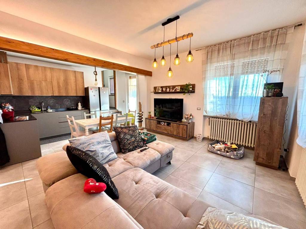 Villa a Alessandria in STRADA CASTELCERIOLO, 5 - Foto 3