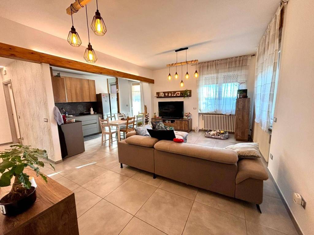 Villa a Alessandria in STRADA CASTELCERIOLO, 5 - Foto 4